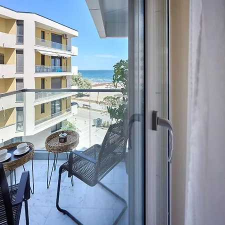 Infinity By Sea - Parking Mamaia